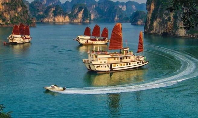 KHÁM PHÁ VỊNH LAN HẠ - DU THUYỀN 5 SAO NGỦ ĐÊM